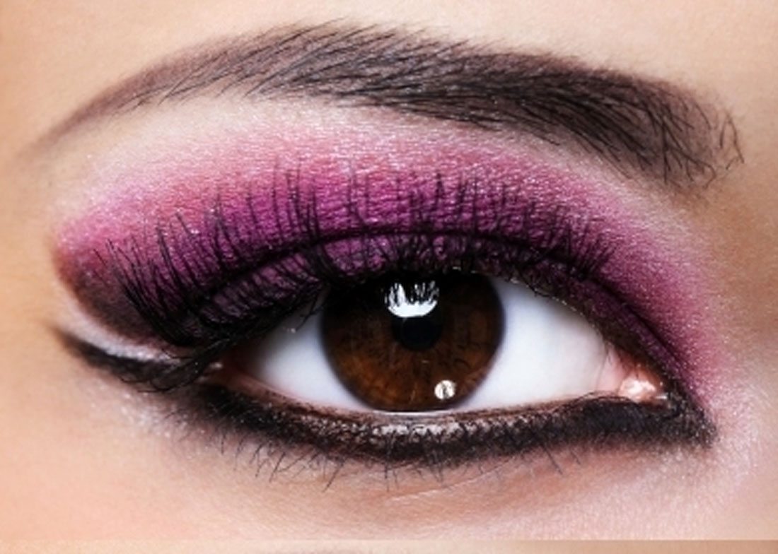 Smokey-Eye-Makeup-with-Purple-and-Black-Color