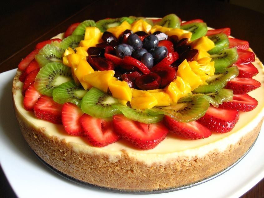 cakes_with_fruit_topping