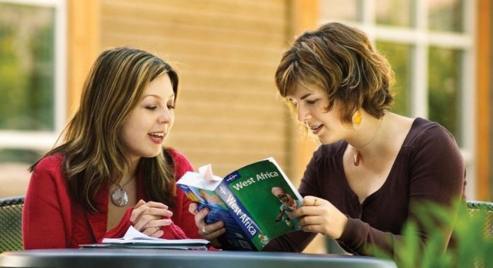 Lietas, kuras apgūstot universitātē, padara mūs dumjākus 