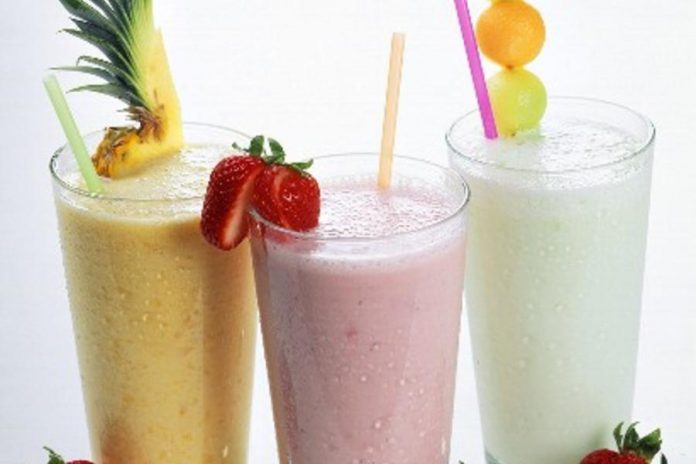 Vasaru sagaidot! Augļu-piena kokteilis 