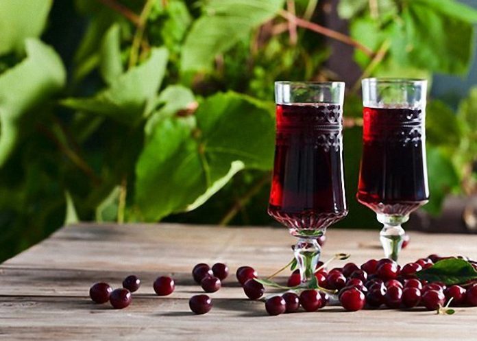 Dažādu uzlējumu receptes drēgnajiem rudens vakariem...