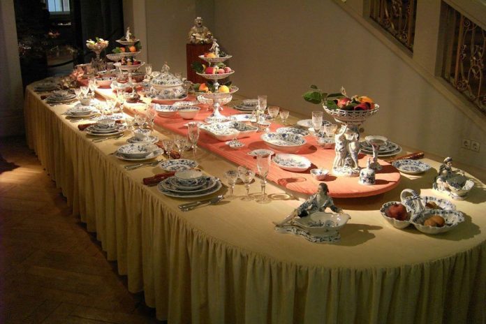 Salātu recepšu izlase jūsu svētku galdam. 