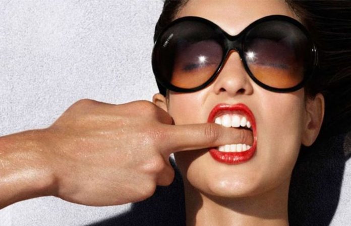 Vulgārās meitenes. Kā tas ir sievietei – dzīvot ar “vīrieša” humora izjūtu 