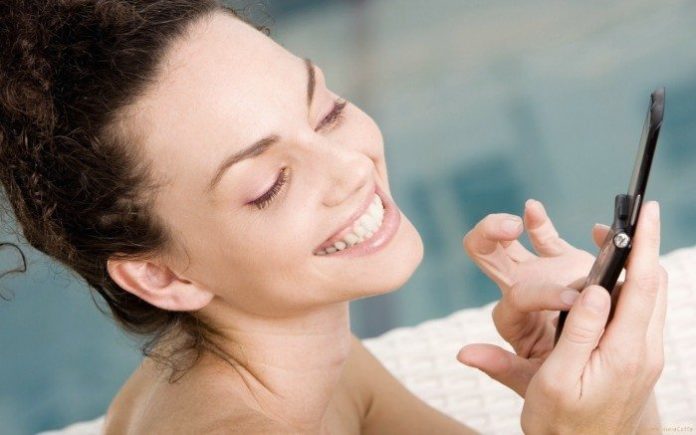 Noteikumi pareizai telefona SMS sarakstei ar vīrieti 