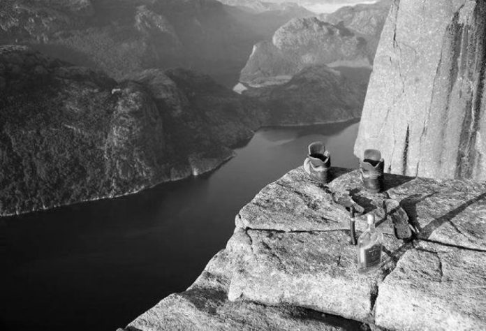 Esmu pasaules smailē! Bildes, kuras pakutinās jūsu nervus 1