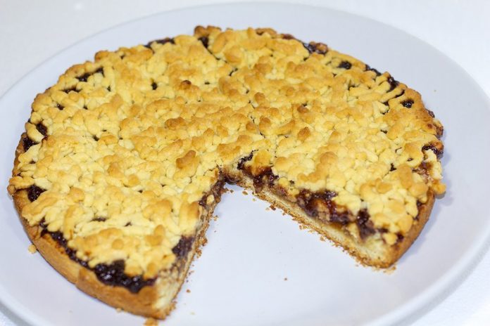 Lielisks smilšu mīklas pīrāgs ar ievārījumu 