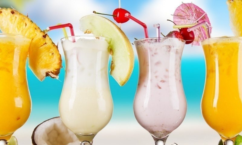 Izbaudi vasaras garšu! 10 veselīgu kokteiļu receptes 