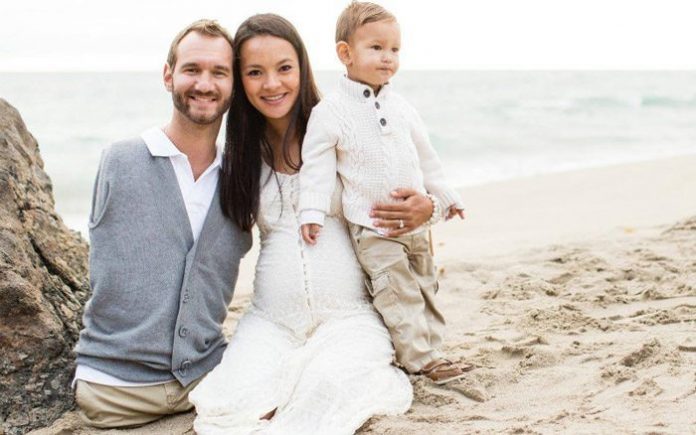 Niks Vujičičs jau otro reizi kļuvis par tēvu 1