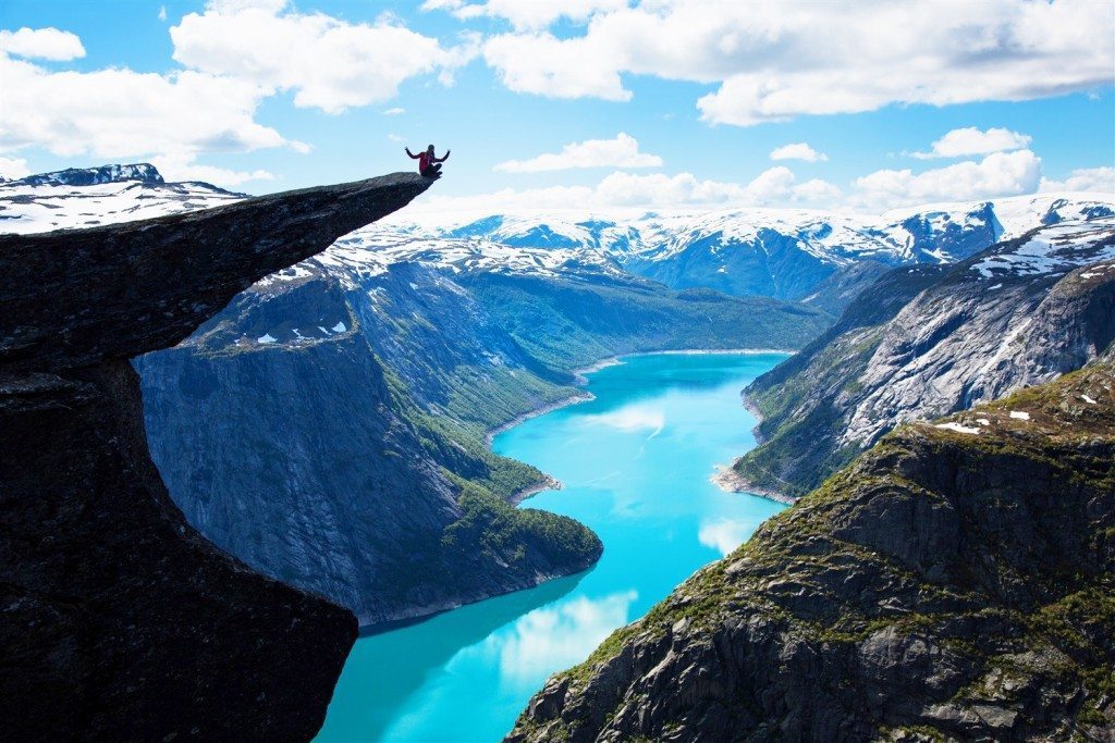 No Troļļa mēles Norvēģijā nokrīt tūriste (video) 1