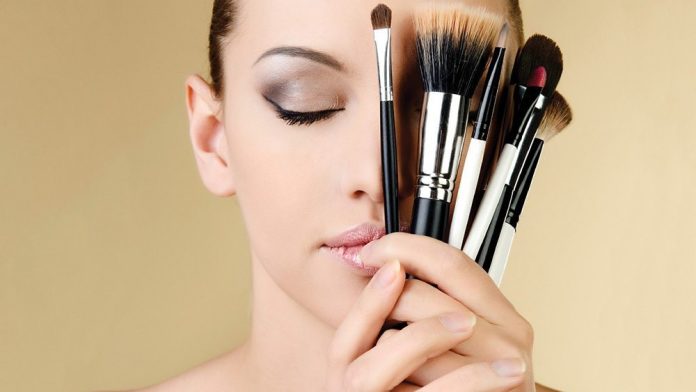 Triks, kas liks izskatīties tavai sejai kļūt kalsnākai 