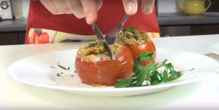 Pildīti tomāti ar rīvmaizi 