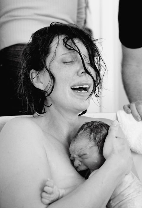 12 fantastiskas fotogrāfijas, kuras pierāda bērniņa piedzimšanas brīža burvību 2