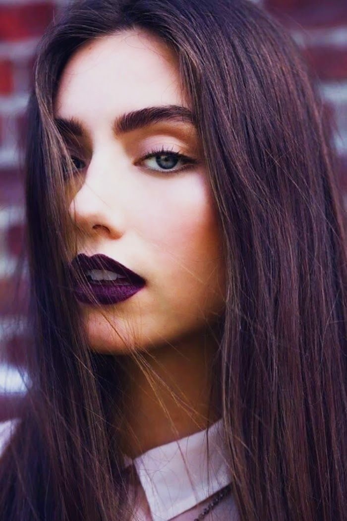 Šī rudens trends: 15+ paši stilīgākie tumšo toņu make-up piemēri 12