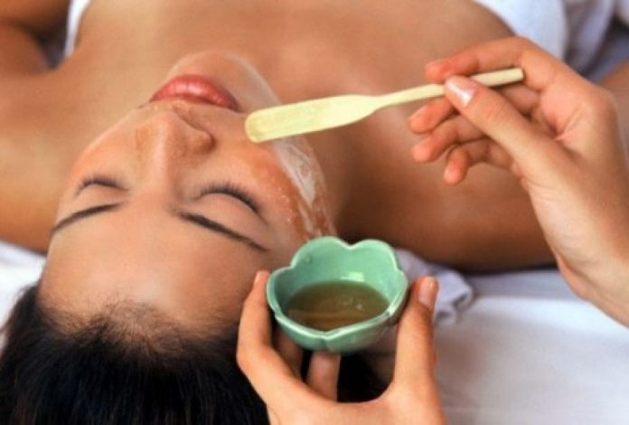 10 olīveļļas izmantošanas veidi skaistumkopšanā 