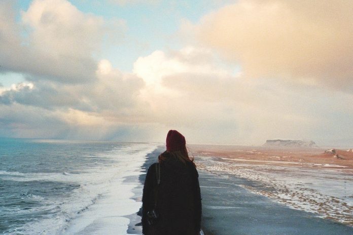 Es palūdzu Dievam Teksts, kas visu saliek pa vietām 