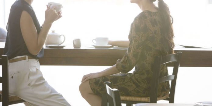 1454078826-landscape-1454019749-women-meeting-cafe