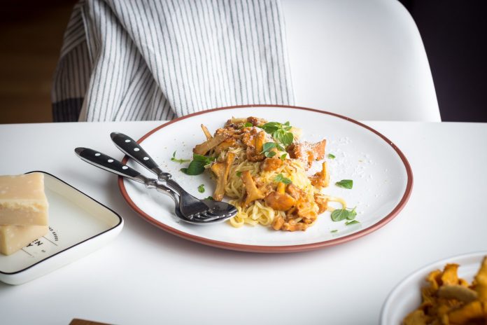 ceptas gailenes ar nudelem-min