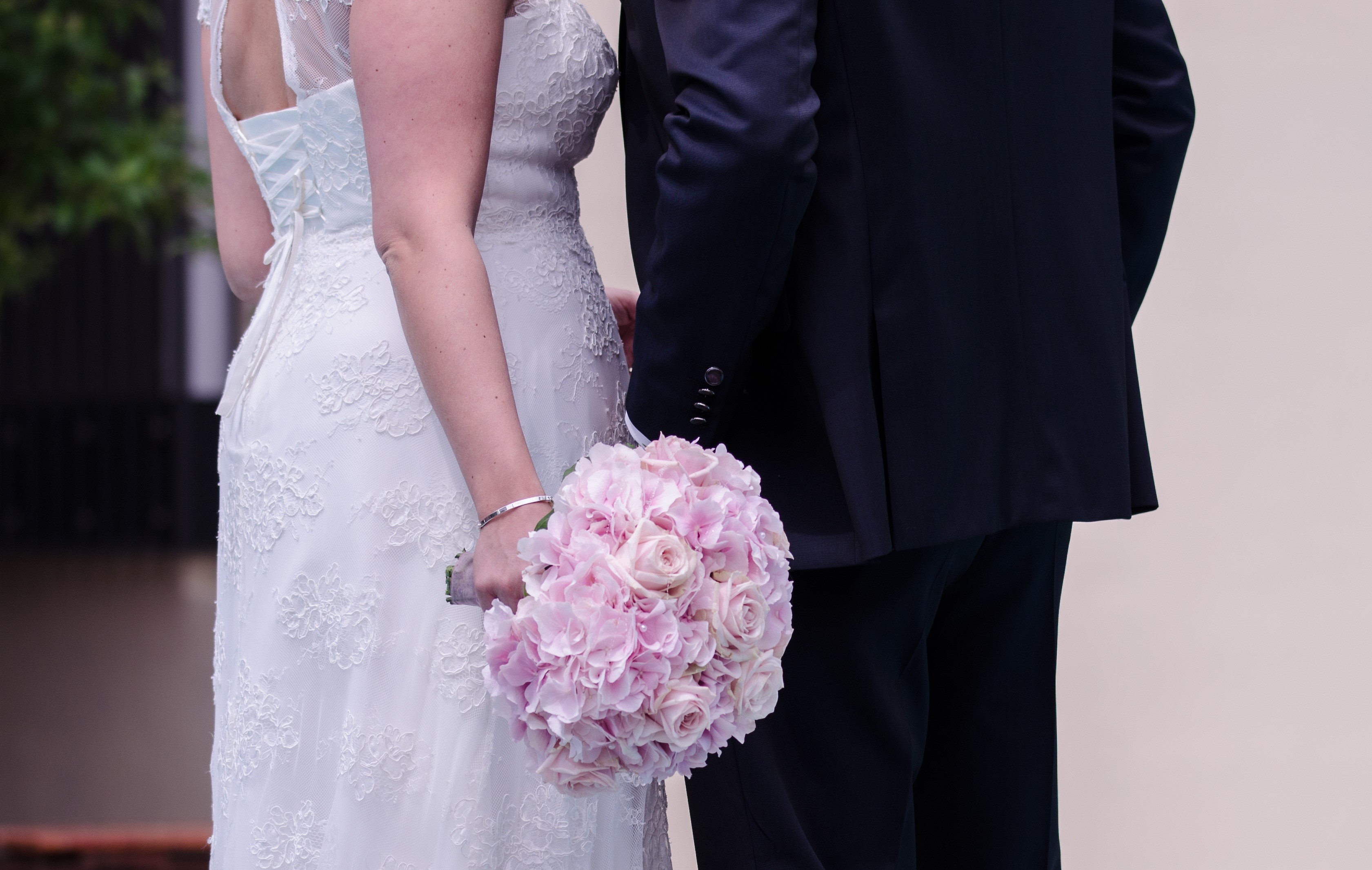 почему накануне свадьбы вспоминаешь бывшего мужа. невесты христа сериал. девушка католичка накануне бракосочетания перешла. злая невеста. монашка настоящая.