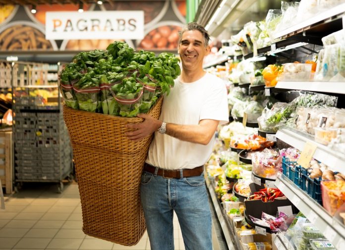 Martins_Sirmais_Rimi_publicitates_foto